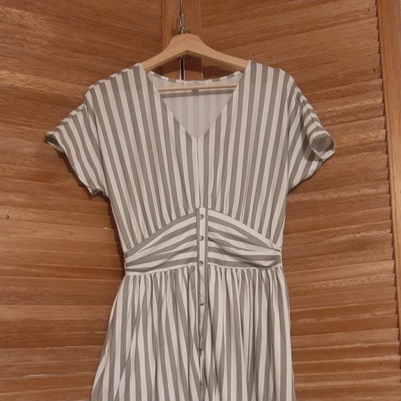 Bailey's Blossoms dress - Picture 1 of 5